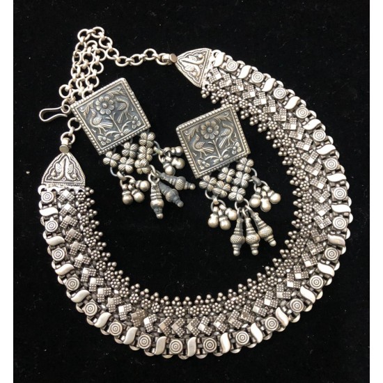 Silver jewellery necklace on sale